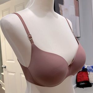 Victoria’s Secret bra 32D